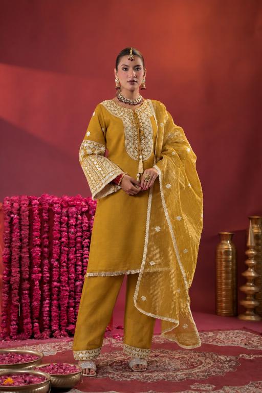 Afsana rang mahal suits manufacturer